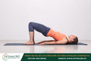 Bài tập gập lưng tư thế cây cầu