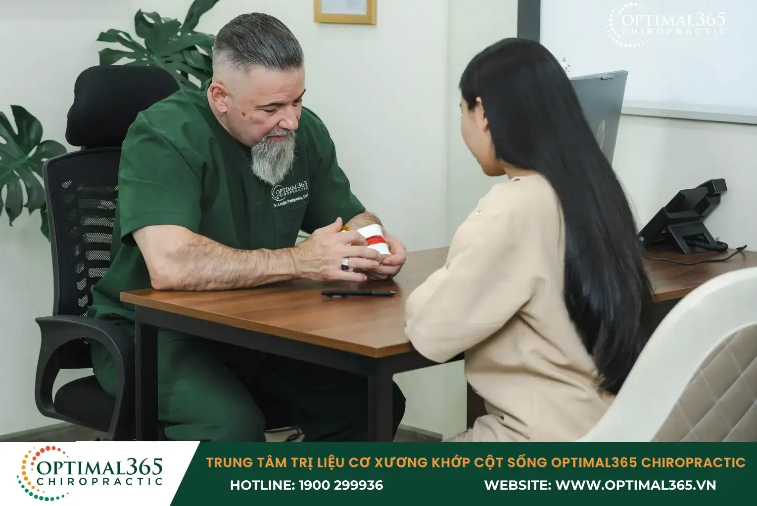 Bác sĩ sẽ tư vấn về tình trạng bệnh, phương pháp điều trị giúp bệnh nhân hiểu rõ về quá trình điều trị