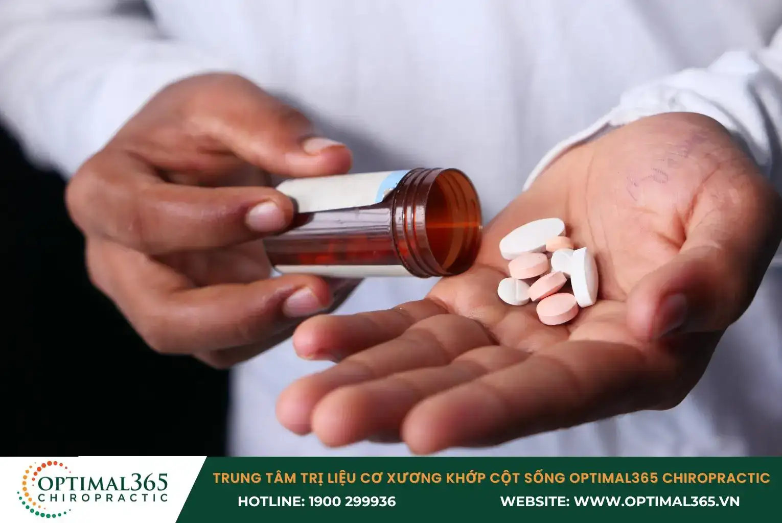 Một số loại thuốc giảm đau còn có tác dụng chống viêm, giúp giảm sưng và tổn thương ở vùng khớp