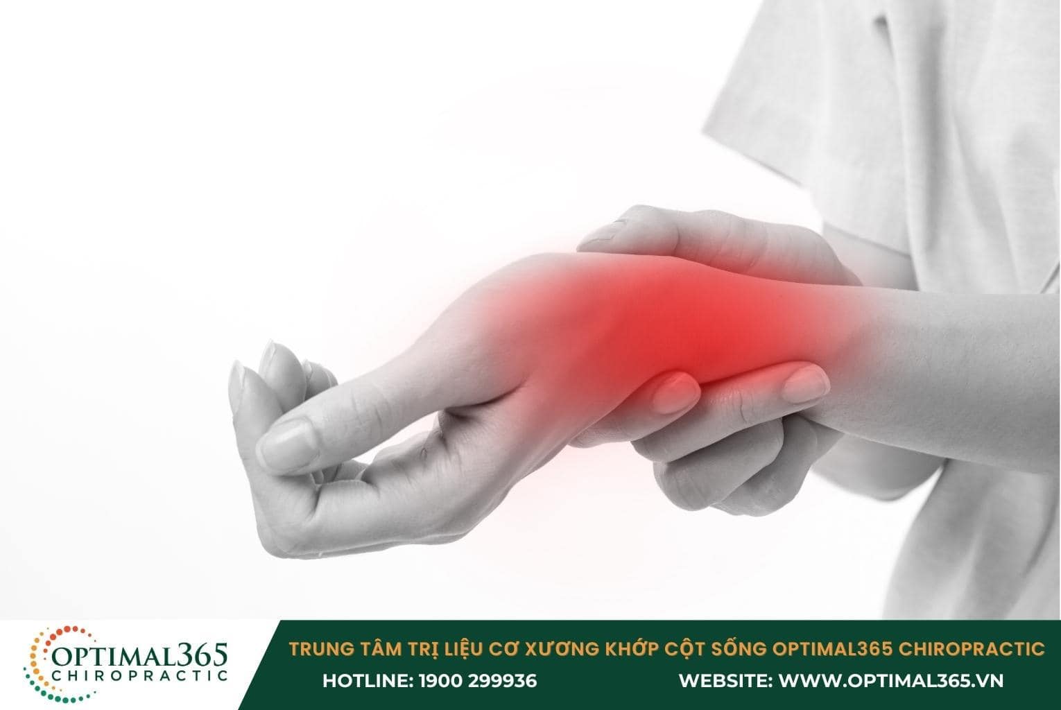 Bong gân cổ tay gây đau đớn, sưng viêm, bầm tím cổ tay