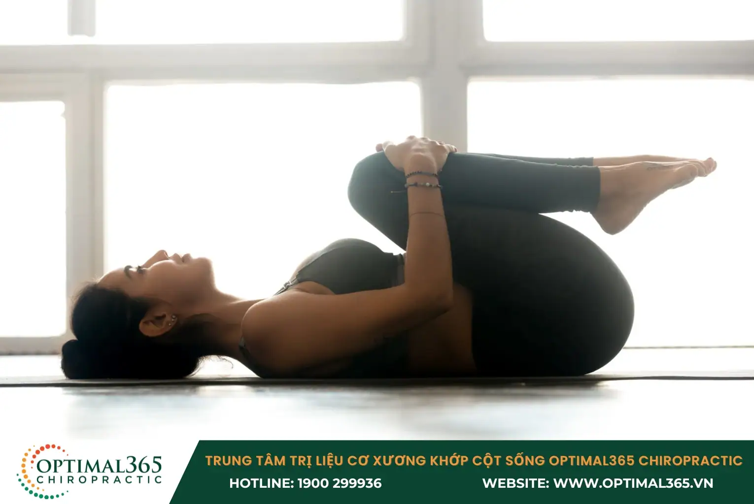 Ép cả hai đầu gối lên ngực giúp giảm căng thẳng và áp lực lên dây thần kinh tọa