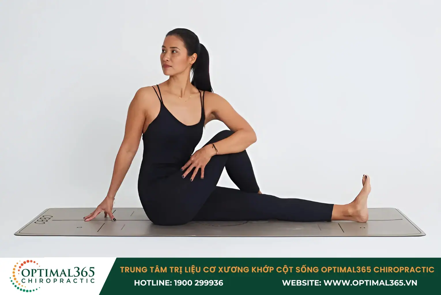 Bài tập kéo giãn 2 bên thân mình giúp giải phóng áp lực lên dây thần kinh tọa