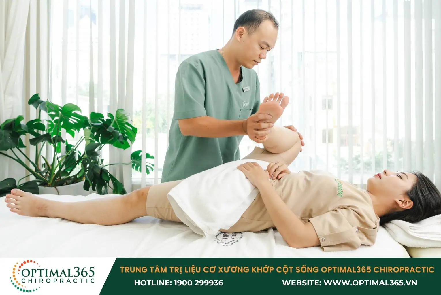 Điều trị căng cơ bắp chân cùng kỹ thuật viên tại Optimal365 Chiropractic 