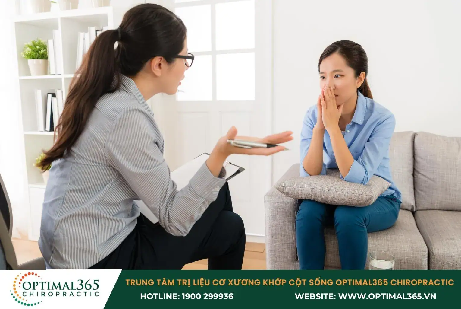 Chuyên gia tâm lý hướng dẫn trẻ thực hiện liệu pháp hành vi