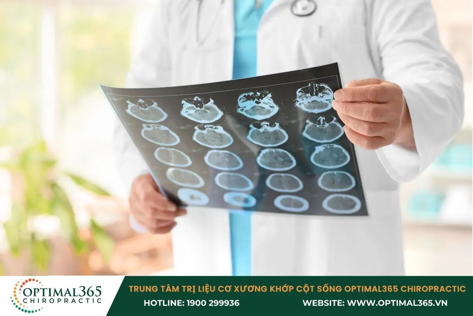 Bác sĩ thực hiện thăm khám để chẩn đoán nguyên nhân gây bệnh