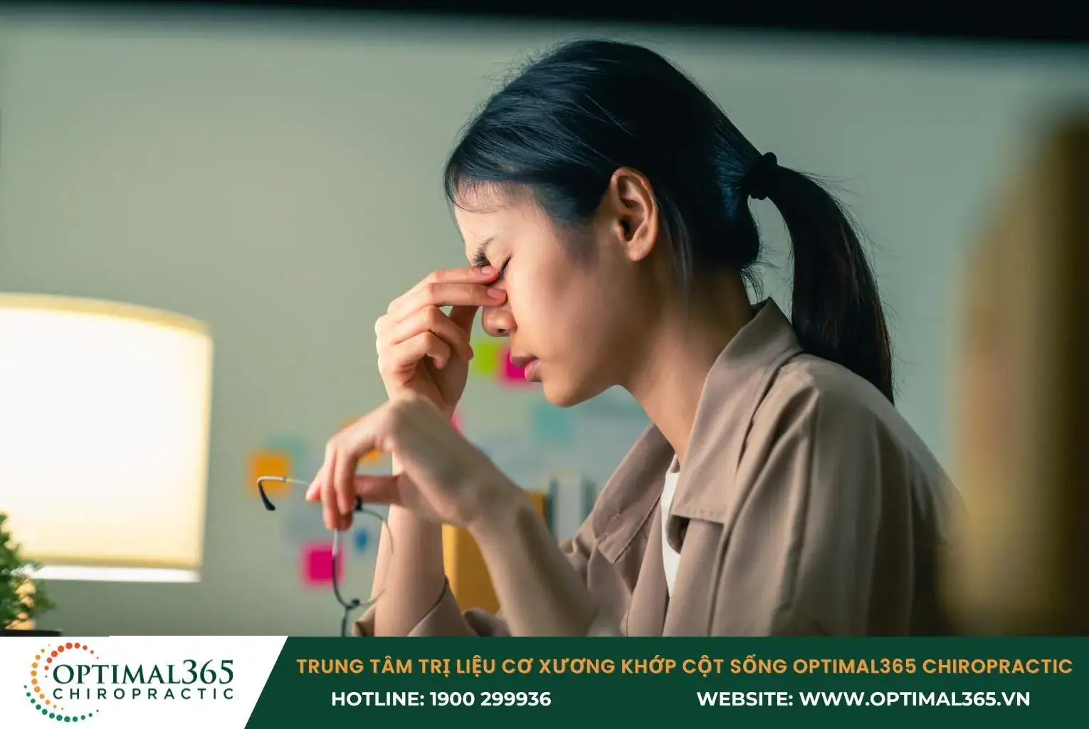 Đau đầu từng cụm tập trung ở hốc mắt, một bên mặt và đỉnh đầu