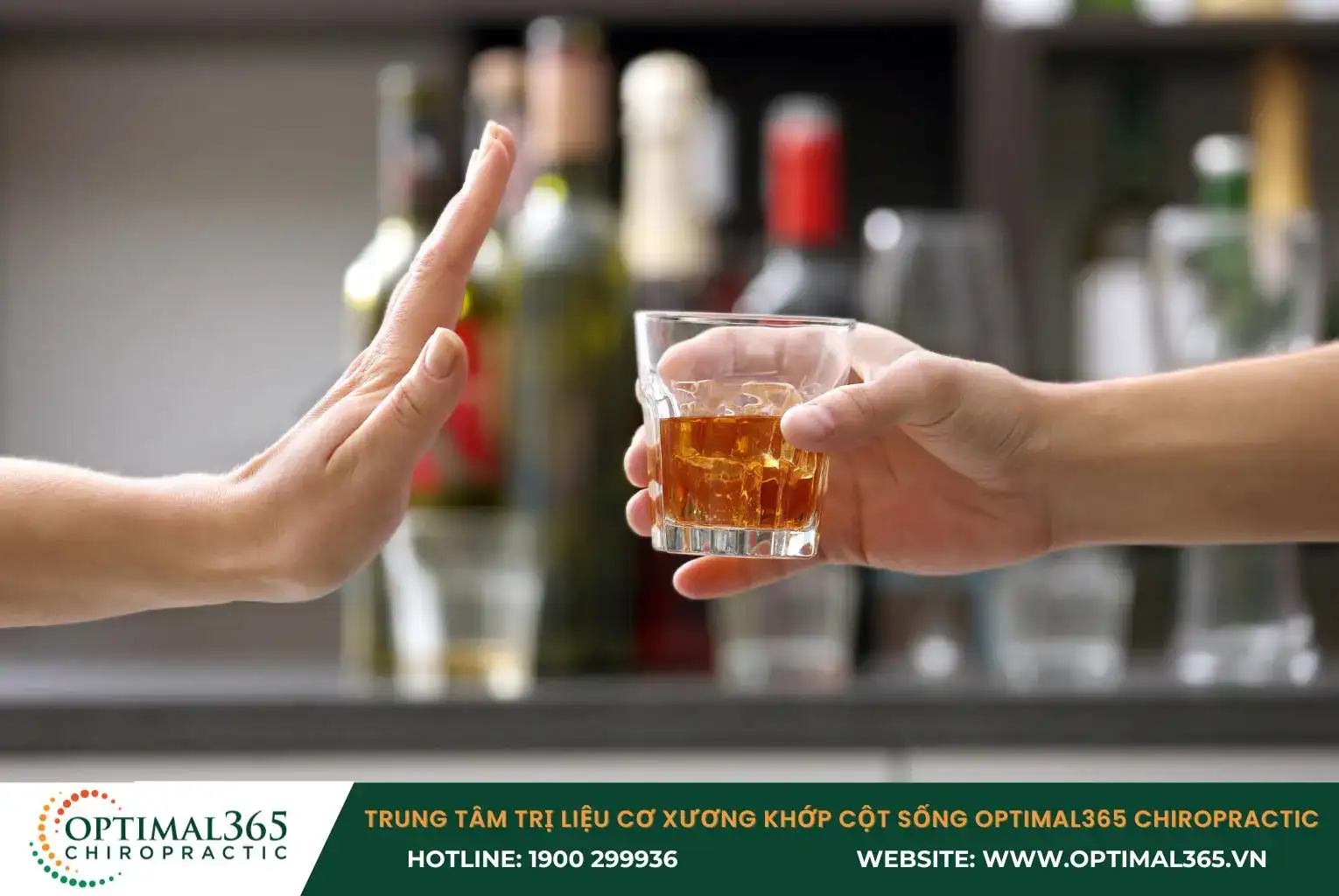 Người bị đau đầu nên hạn chế dùng rượu bia và chất kích thích khác