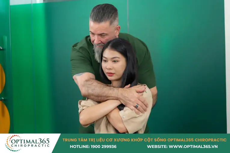 chiropractic chữa căng cơ tay