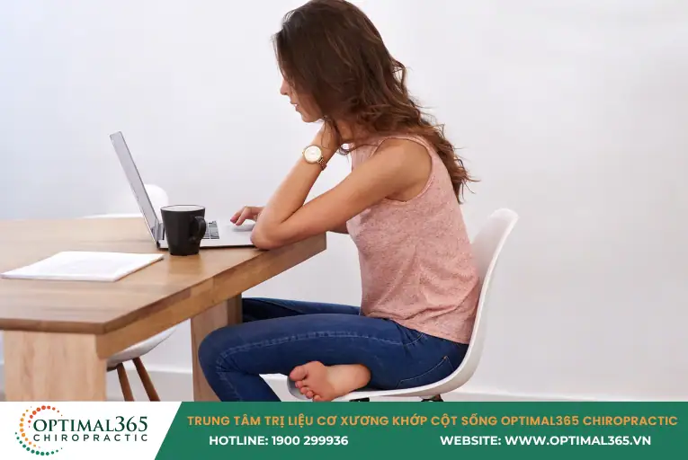 nguyên nhân đau vai gáy