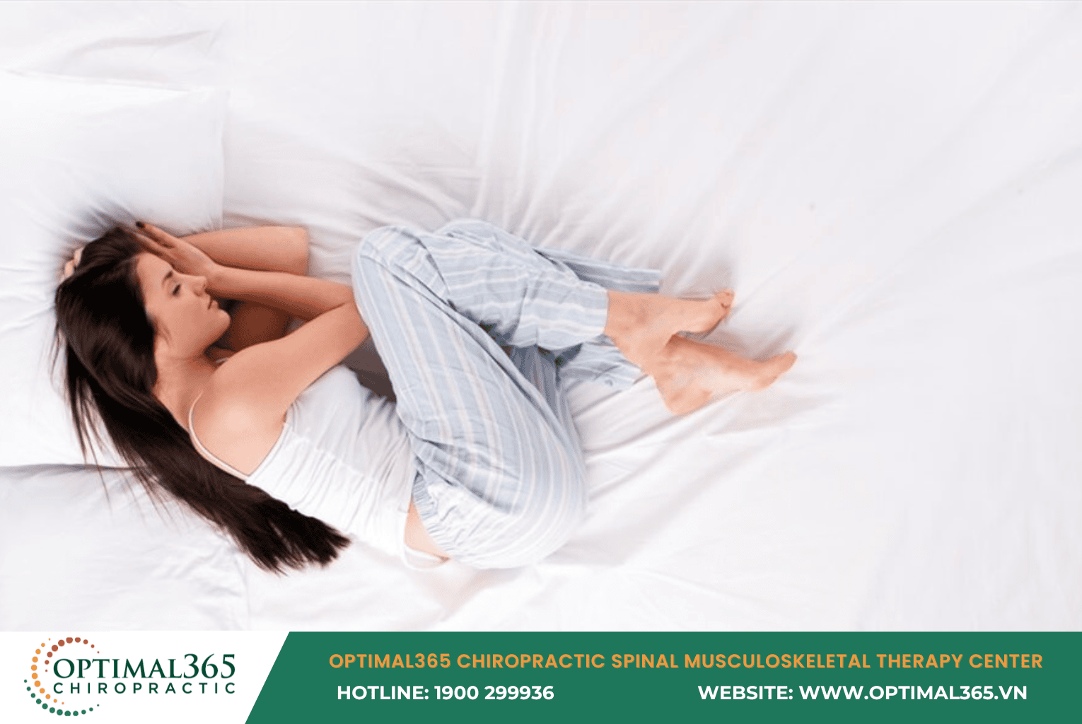 Fetal sleeping position reducing spinal pressure